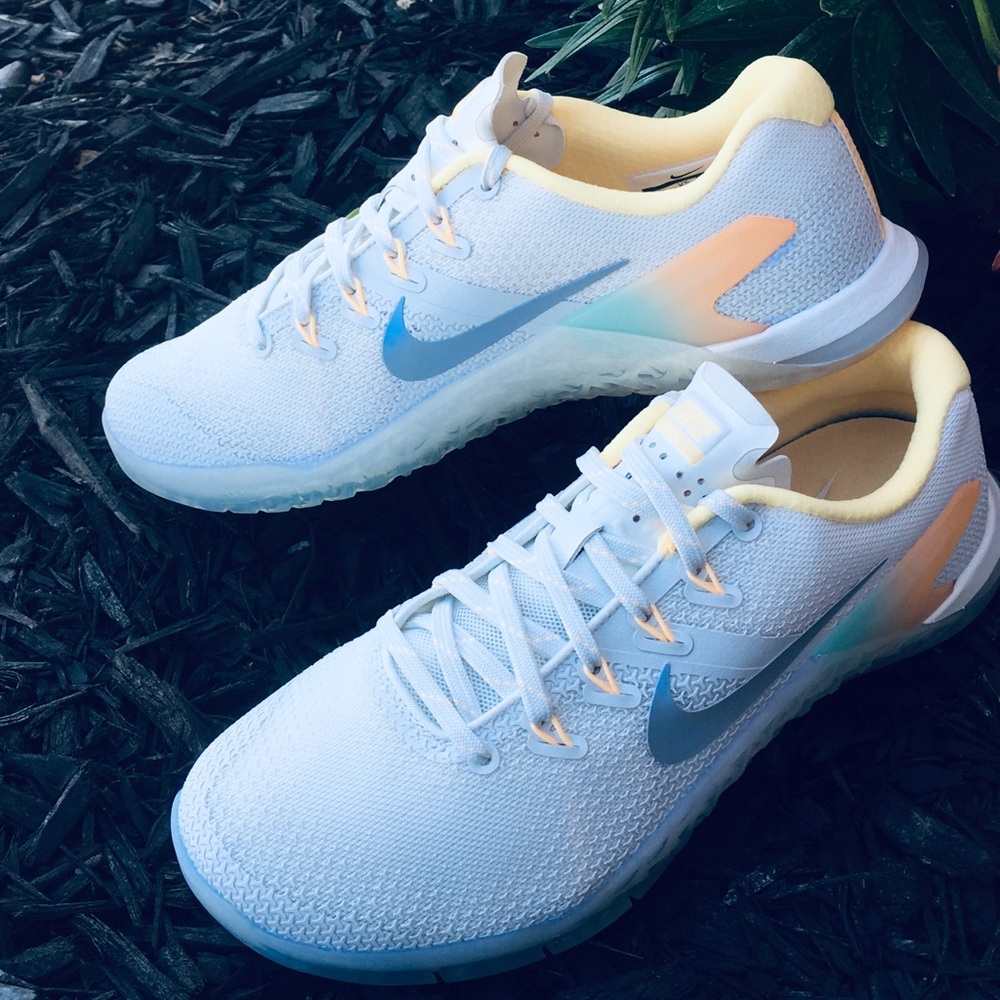 NIKE METCON 4 “RISE” Beautiful 🌸 - Picture 7 of 7